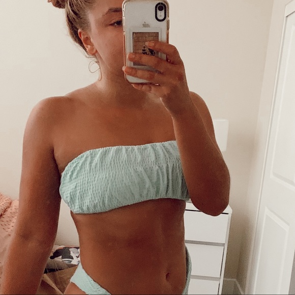 Tiffany Blue Swimsuit Top - Picture 1 of 5